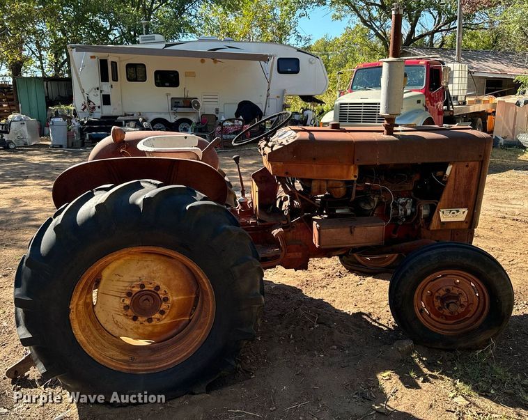image for item DX1362 1962 International Harvester 504 tractor