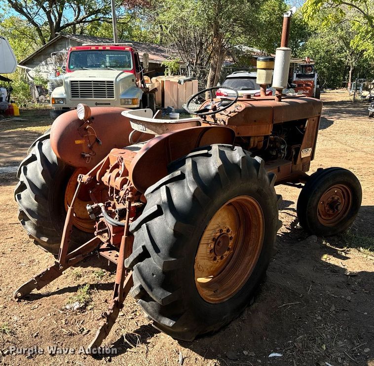 image for item DX1362 1962 International Harvester 504 tractor