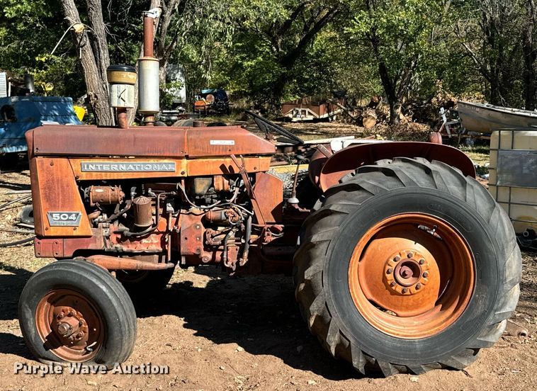 image for item DX1362 1962 International Harvester 504 tractor