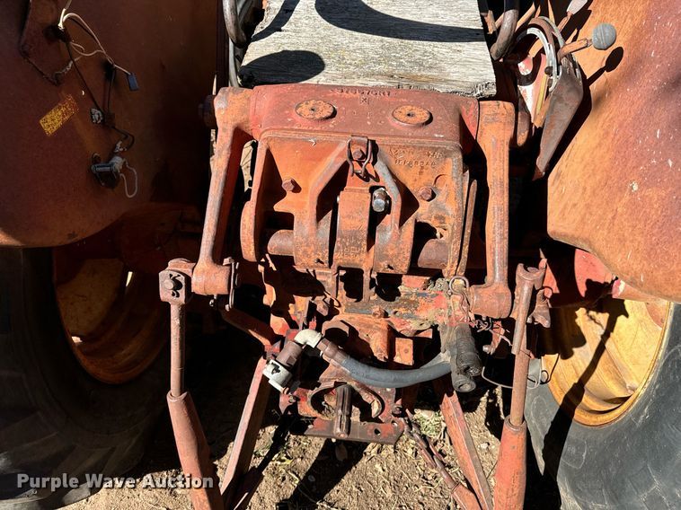 image for item DX1362 1962 International Harvester 504 tractor