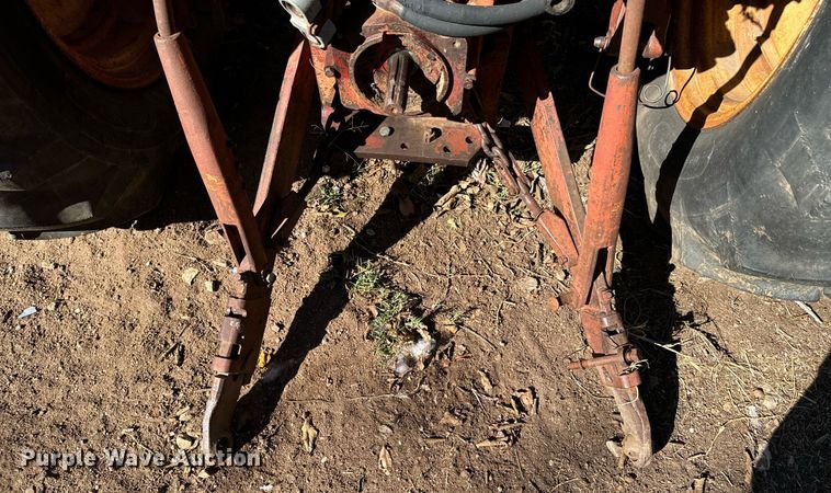 image for item DX1362 1962 International Harvester 504 tractor