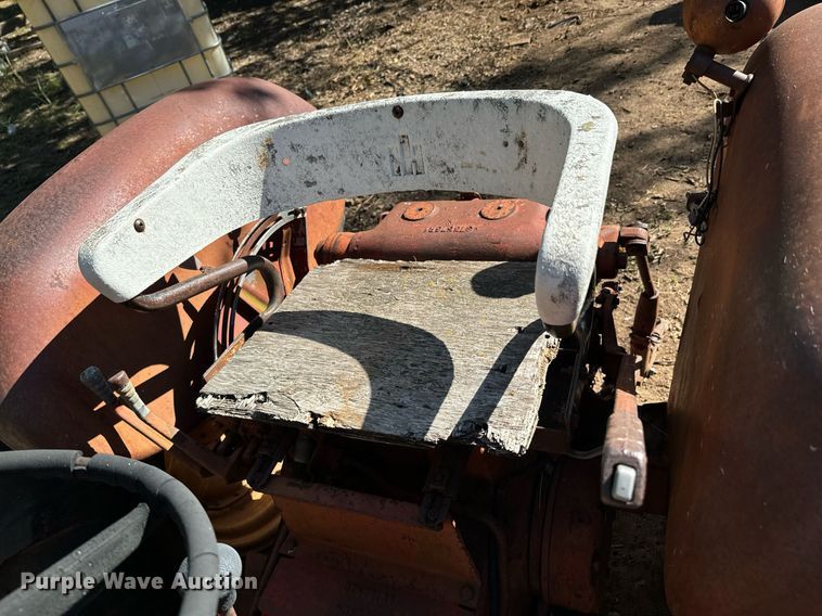 image for item DX1362 1962 International Harvester 504 tractor