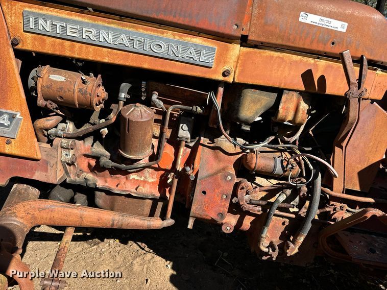 image for item DX1362 1962 International Harvester 504 tractor