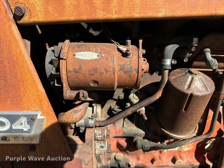image for item DX1362 1962 International Harvester 504 tractor