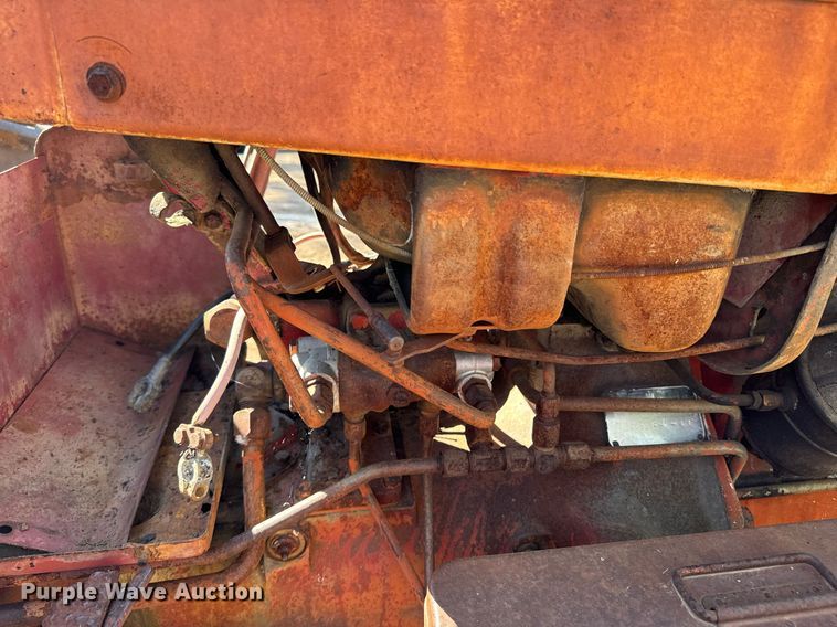 image for item DX1362 1962 International Harvester 504 tractor
