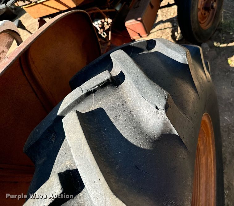 image for item DX1362 1962 International Harvester 504 tractor