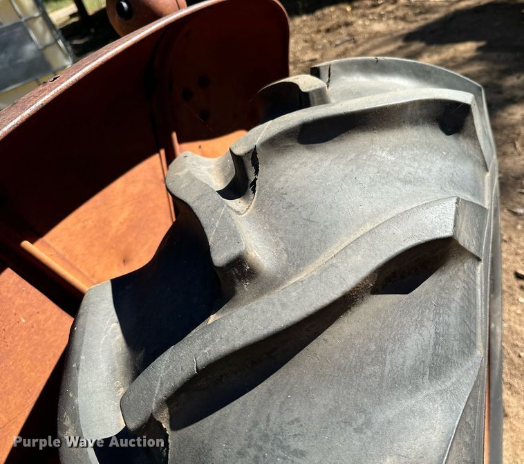image for item DX1362 1962 International Harvester 504 tractor
