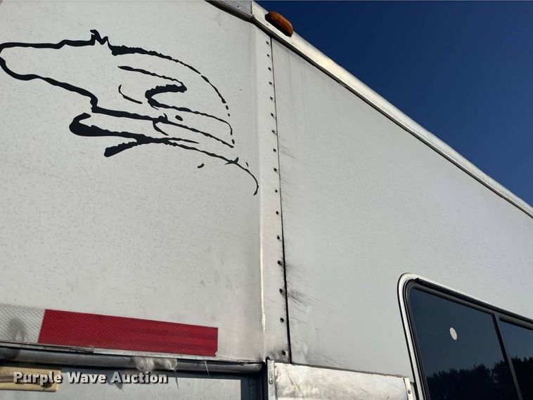 image for item DX1369 2006 Universal Trailers horse trailer