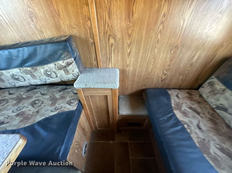 image for item DX1369 2006 Universal Trailers horse trailer