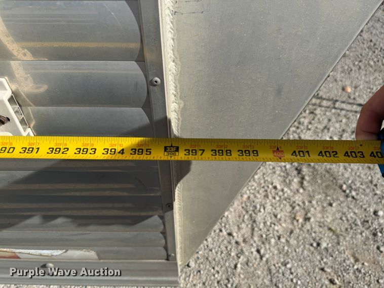 image for item DX1369 2006 Universal Trailers horse trailer