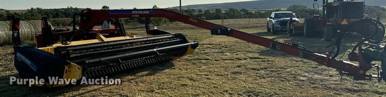 image for item DX3586 2014 New Holland H7150 swather / windrower