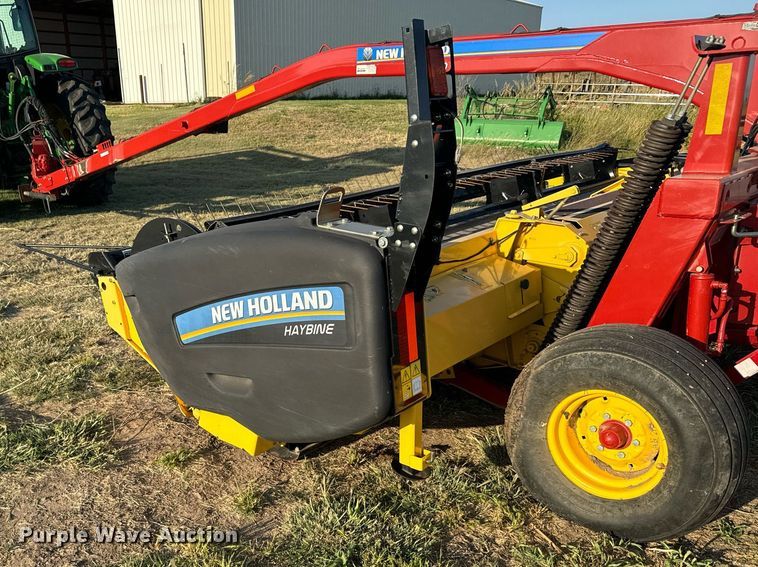 image for item DX3586 2014 New Holland H7150 swather / windrower