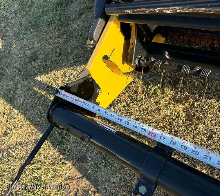 image for item DX3586 2014 New Holland H7150 swather / windrower