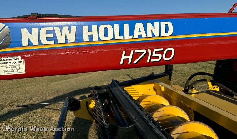 image for item DX3586 2014 New Holland H7150 swather / windrower