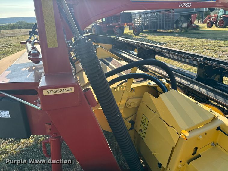 image for item DX3586 2014 New Holland H7150 swather / windrower