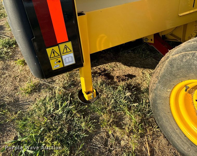 image for item DX3586 2014 New Holland H7150 swather / windrower