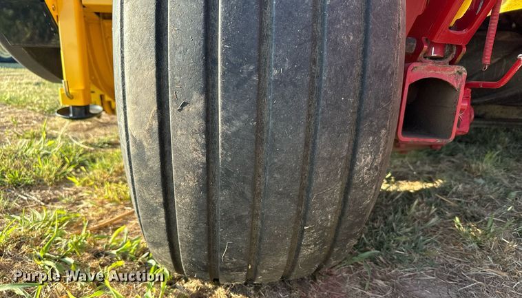 image for item DX3586 2014 New Holland H7150 swather / windrower