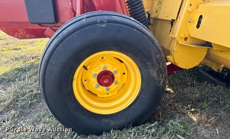 image for item DX3586 2014 New Holland H7150 swather / windrower