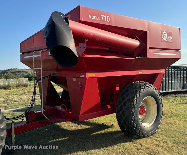 image for item DX3587 E-Z Trail 710 grain cart