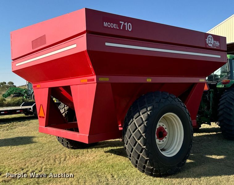 image for item DX3587 E-Z Trail 710 grain cart