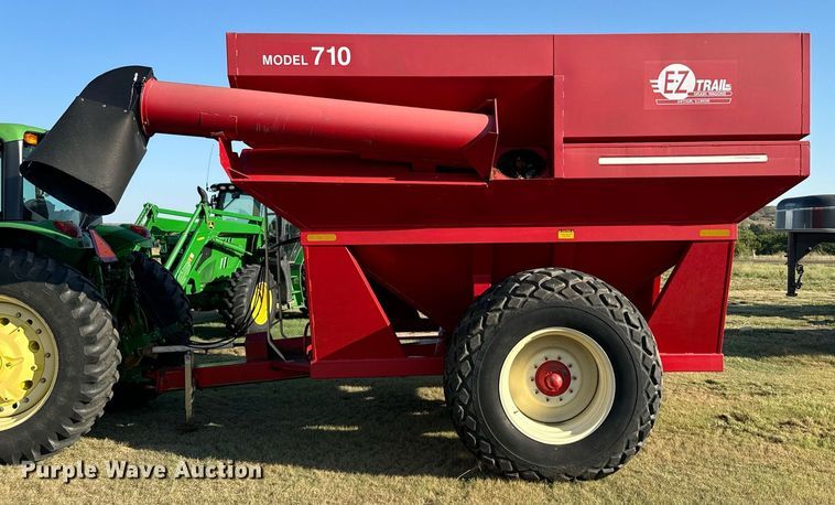 image for item DX3587 E-Z Trail 710 grain cart