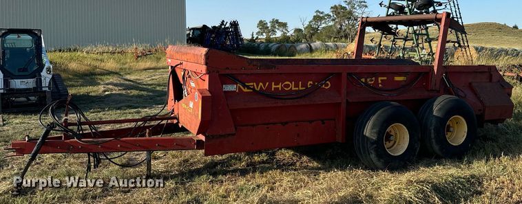 image for item DX3589 New Holland 195 manure spreader