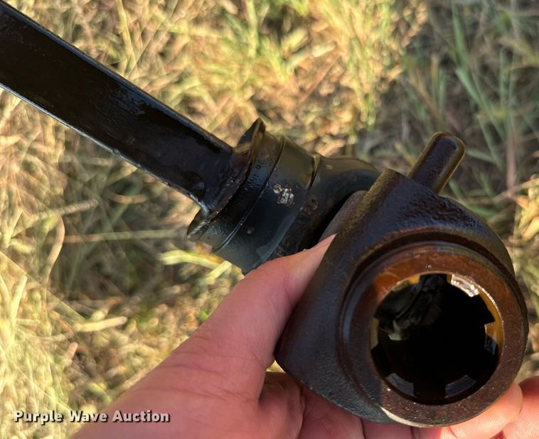 image for item DX3589 New Holland 195 manure spreader