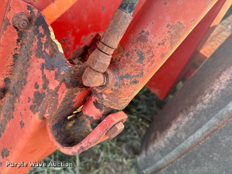 image for item DX3589 New Holland 195 manure spreader