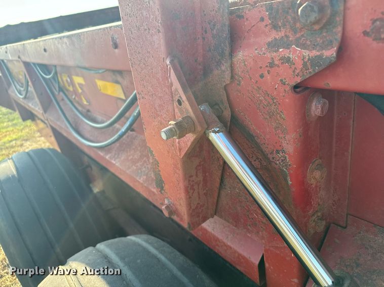 image for item DX3589 New Holland 195 manure spreader