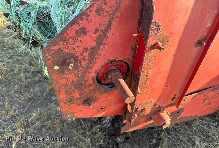 image for item DX3589 New Holland 195 manure spreader