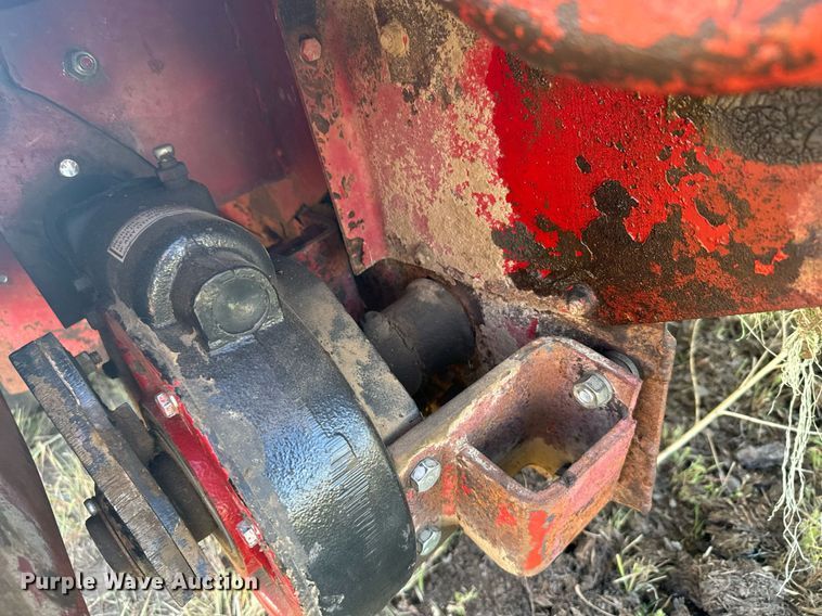 image for item DX3589 New Holland 195 manure spreader