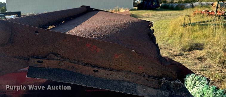 image for item DX3589 New Holland 195 manure spreader