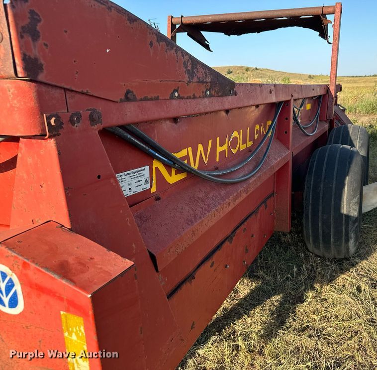 image for item DX3589 New Holland 195 manure spreader