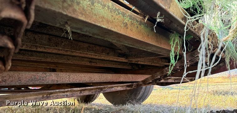 image for item DX3589 New Holland 195 manure spreader