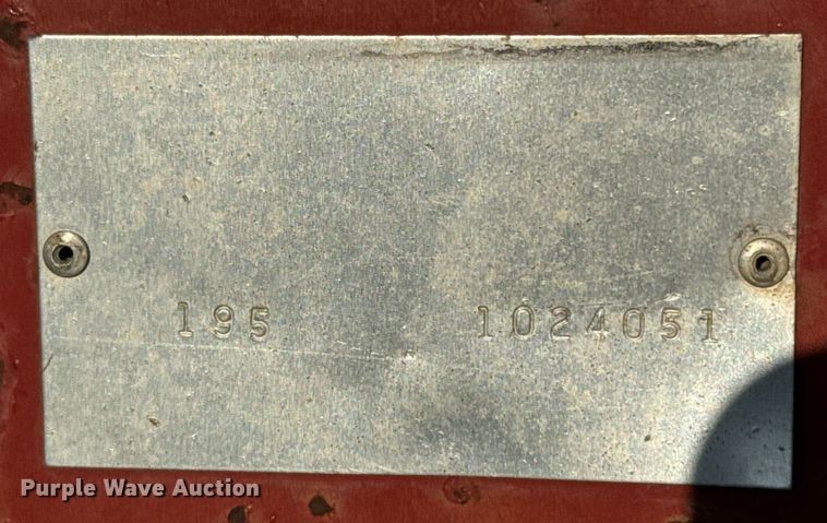 image for item DX3589 New Holland 195 manure spreader