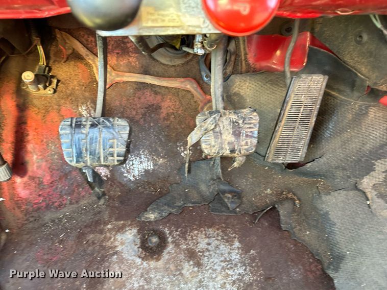 image for item DX3590 1979 GMC Sierra 6000 grain truck