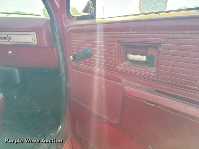 image for item DX3590 1979 GMC Sierra 6000 grain truck