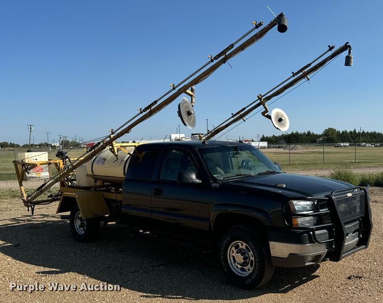 image for item DX3591 2004 Chevrolet Silverado 2500 LT Ext. Cab sprayer bed pickup truck
