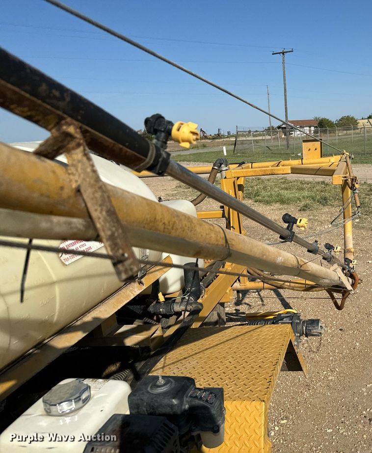 image for item DX3591 2004 Chevrolet Silverado 2500 LT Ext. Cab sprayer bed pickup truck