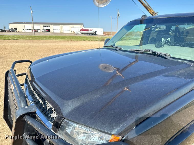 image for item DX3591 2004 Chevrolet Silverado 2500 LT Ext. Cab sprayer bed pickup truck