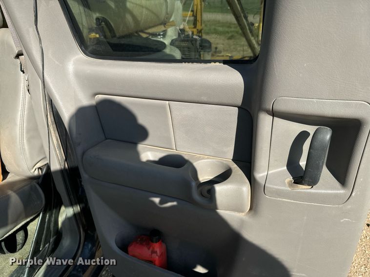 image for item DX3591 2004 Chevrolet Silverado 2500 LT Ext. Cab sprayer bed pickup truck