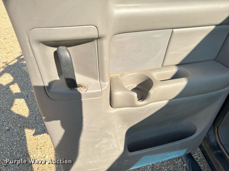 image for item DX3591 2004 Chevrolet Silverado 2500 LT Ext. Cab sprayer bed pickup truck