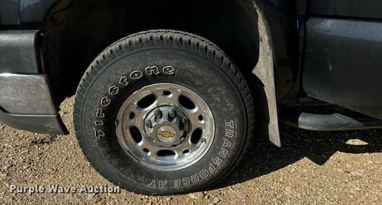 image for item DX3591 2004 Chevrolet Silverado 2500 LT Ext. Cab sprayer bed pickup truck