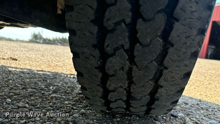 image for item DX3591 2004 Chevrolet Silverado 2500 LT Ext. Cab sprayer bed pickup truck