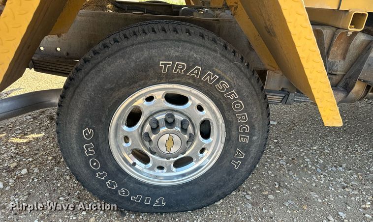 image for item DX3591 2004 Chevrolet Silverado 2500 LT Ext. Cab sprayer bed pickup truck