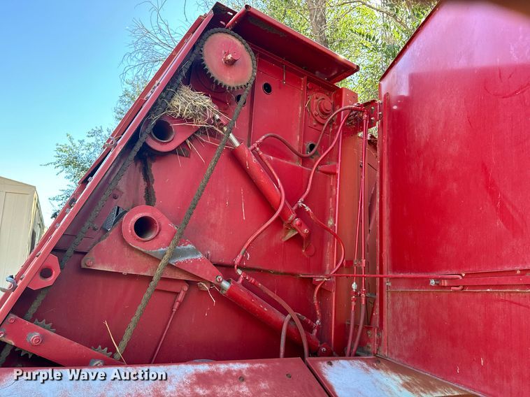 image for item EE7703 Case 8465 round baler