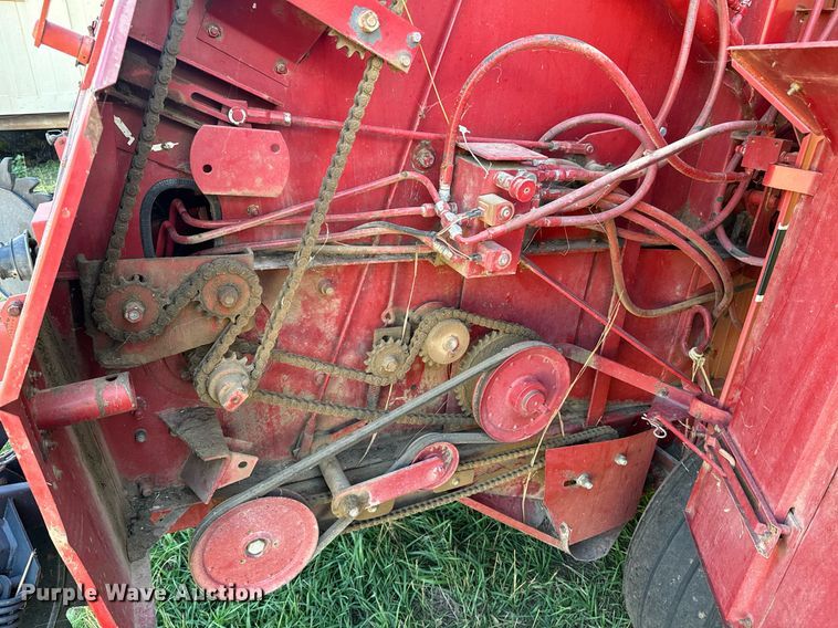 image for item EE7703 Case 8465 round baler