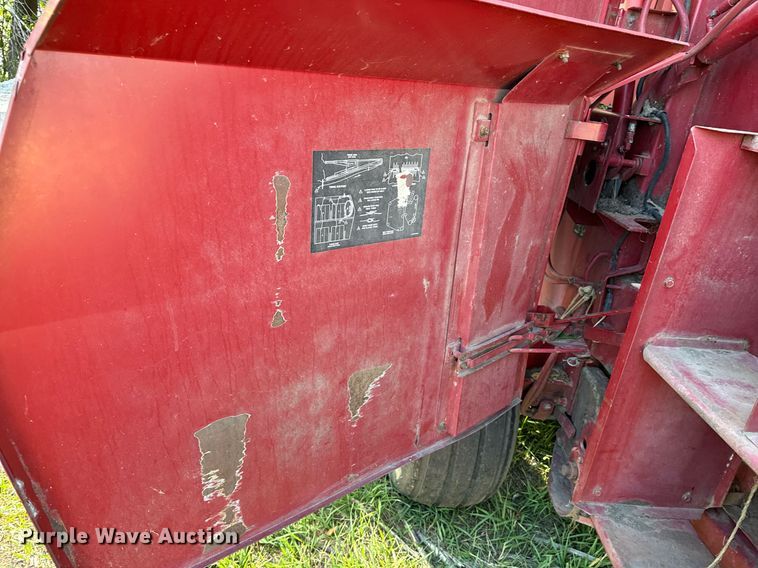 image for item EE7703 Case 8465 round baler