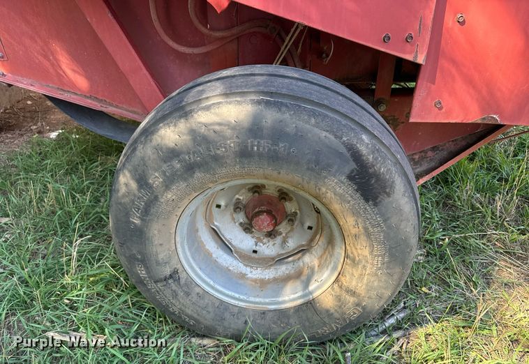 image for item EE7703 Case 8465 round baler