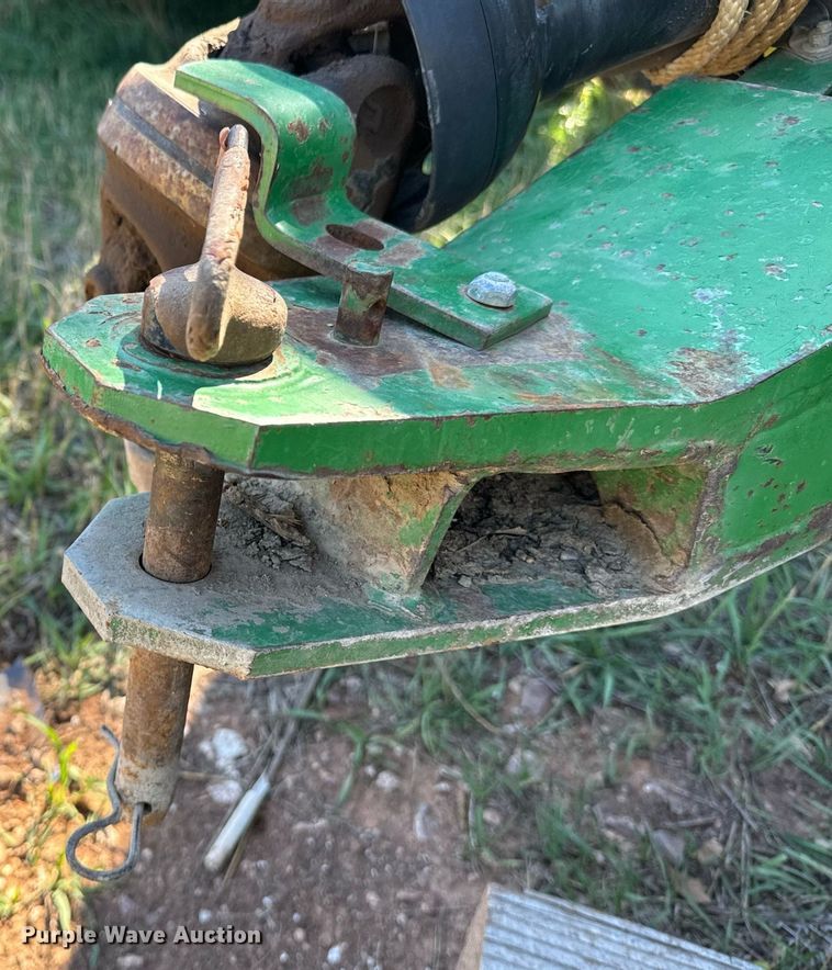 image for item EE7704 1996 John Deere  535 round baler